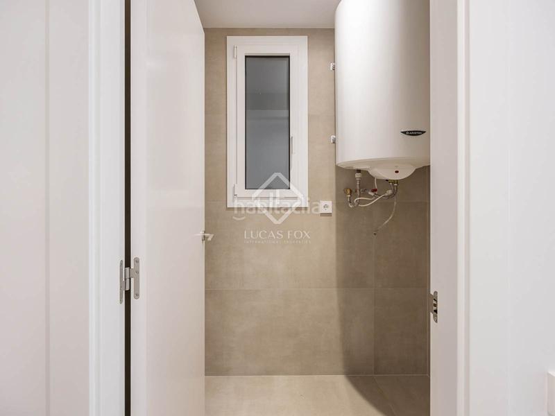 Foto 812b24b8-ca94-4298-bbe1-8cbfd6238400. Piso  renovado de 3 dormitorios en venta en eixample derecho, en Barcelona
