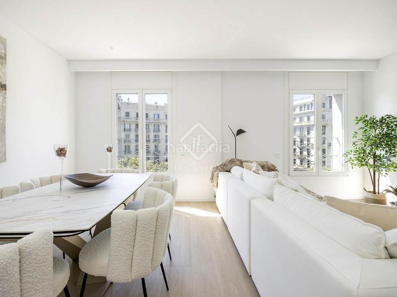 Foto a35669d9-8f05-4630-98bf-0a6876b8cd9c. Piso  renovado de 3 dormitorios en venta en eixample derecho, en Barcelona