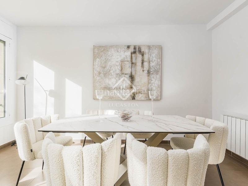 Foto bb928d90-c544-42cf-9e01-e620e6509b8e. Piso  renovado de 3 dormitorios en venta en eixample derecho, en Barcelona