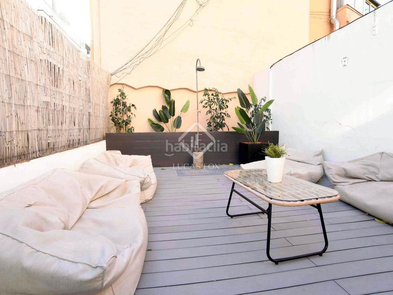 Foto 4dbca586-00e8-466b-bb90-ee769485a36b. Piso espectacular propiedad con características únicas de época, techos altos, una terraza de 60m y licencia turística en gràcia, barce en Barcelona