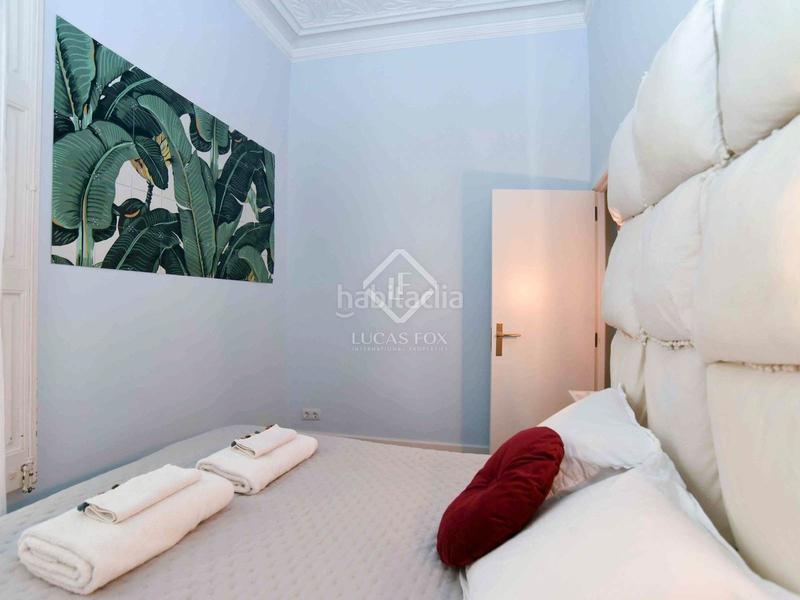 Foto 579077f3-af55-4551-9bf9-f7a3ee80b47f. Piso espectacular propiedad con características únicas de época, techos altos, una terraza de 60m y licencia turística en gràcia, barce en Barcelona