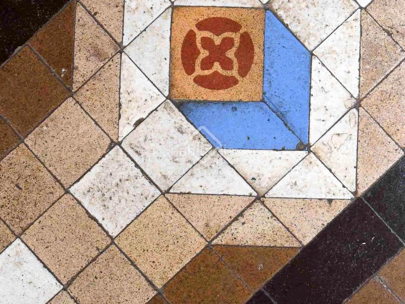 Foto b5f858e3-e36f-4bd8-804e-e37ff7d8499c. Piso espectacular propiedad con características únicas de época, techos altos, una terraza de 60m y licencia turística en gràcia, barce en Barcelona