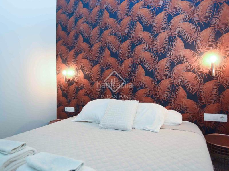 Foto ddca58aa-04fb-4774-b5dc-22bb9746c4c9. Piso espectacular propiedad con características únicas de época, techos altos, una terraza de 60m y licencia turística en gràcia, barce en Barcelona