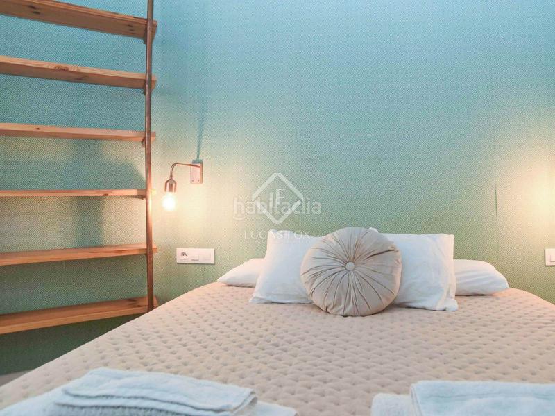 Foto f026cecd-9965-40e2-82c4-b73bdc634471. Piso espectacular propiedad con características únicas de época, techos altos, una terraza de 60m y licencia turística en gràcia, barce en Barcelona