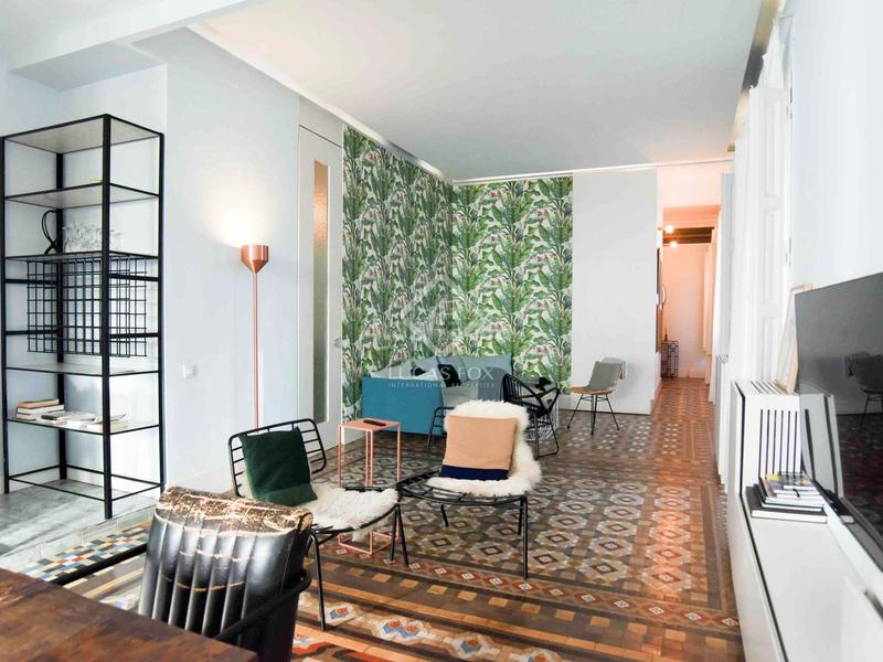 Foto ff1d8cf8-bedb-4b8f-ae7f-a03233d194ea. Piso espectacular propiedad con características únicas de época, techos altos, una terraza de 60m y licencia turística en gràcia, barce en Barcelona