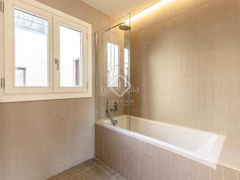 Foto 4d78230a-8c9e-48c3-a97b-969e65ab9504. Ático  de obra nueva de 2 dormitorios con 26m terraza en venta en eixample derecho en Barcelona
