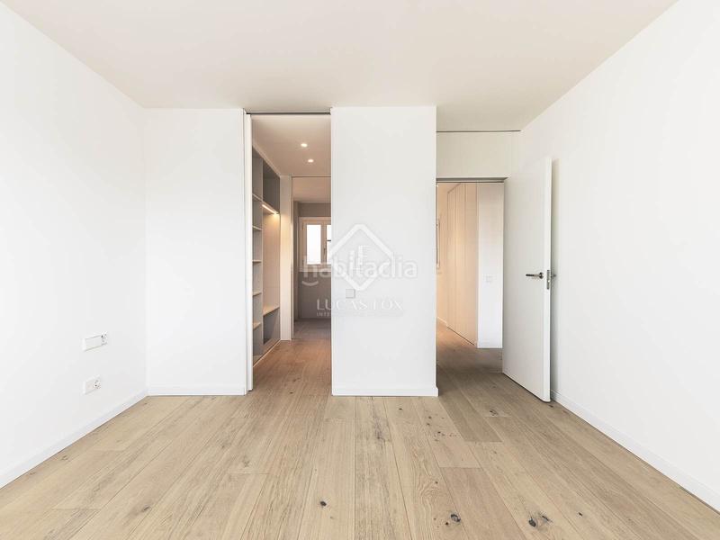 Foto 9580ad21-e227-4aa4-a851-b199b2f9496e. Ático  de obra nueva de 2 dormitorios con 26m terraza en venta en eixample derecho en Barcelona