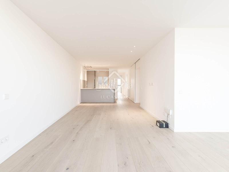 Foto ab235340-3e15-46f2-be81-200b386ea8ba. Ático  de obra nueva de 2 dormitorios con 26m terraza en venta en eixample derecho en Barcelona