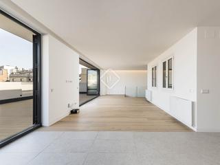 Ático en Dreta de l´Eixample. Ático de obra nueva de 3 dormitorios con 59m terraza en venta en