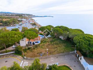 Finca rústica a Victoria-Les Vil·les-Canyadell. Parcela en primera línea de mar con vistas de ensueño en venta e