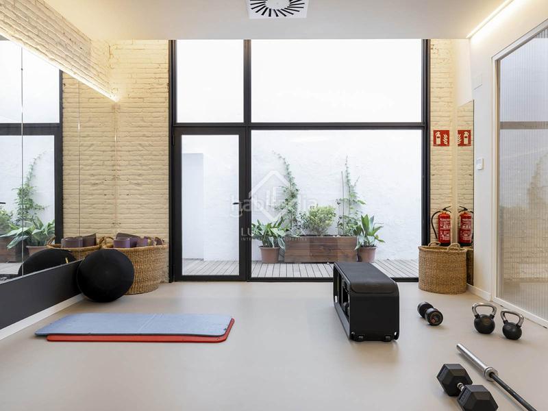 Foto d95e697d-8bfe-4eb6-b4d5-5a6617cc734e. Affitto attico con riscaldamento in Dreta de l´Eixample Barcelona