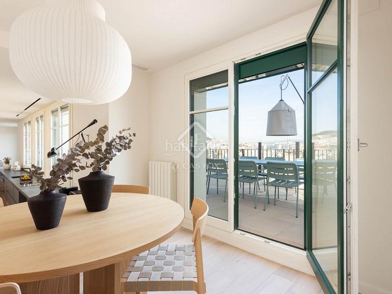 Foto 61a80189-e175-4a0f-98c7-1e9ffa278433. Location attique avec chauffage dans Dreta de l´Eixample Barcelona