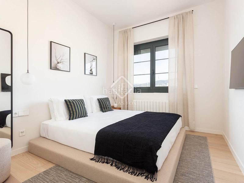 Foto aaad73cd-fc40-4836-9a00-5504dbde8835. Location attique avec chauffage dans Dreta de l´Eixample Barcelona