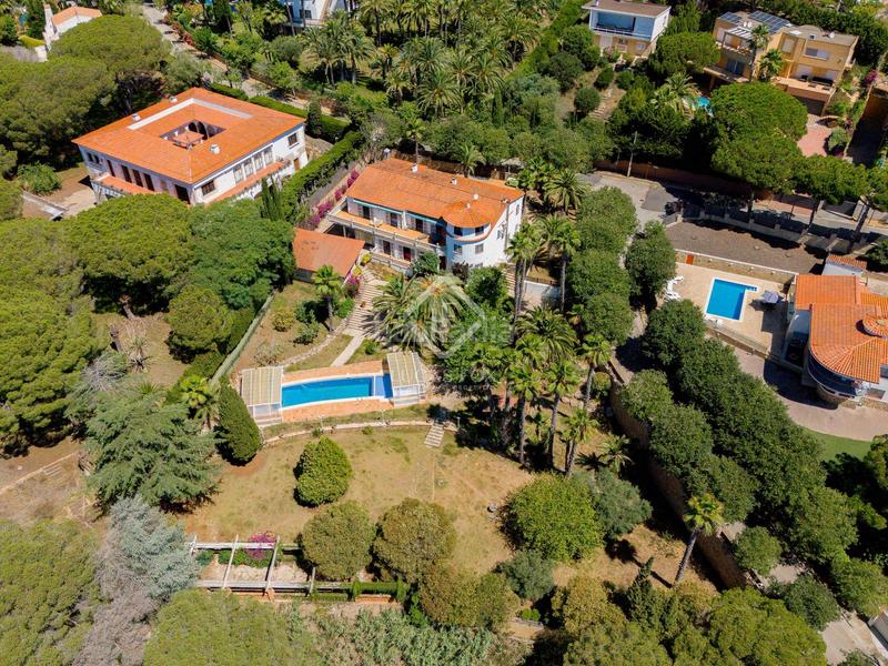 Foto 434ccd34-178e-4d9a-8096-204b24f0afa9. Chalet con parcheggio piscina in Montgoda Lloret de Mar