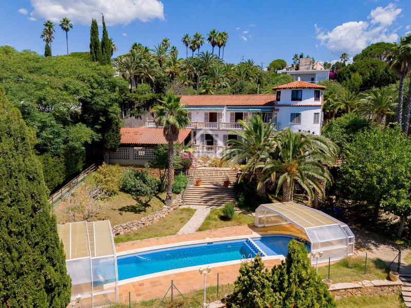 Foto 7e2be9b0-74a6-4ed8-b90f-42477894d17c. Chalet con parcheggio piscina in Montgoda Lloret de Mar