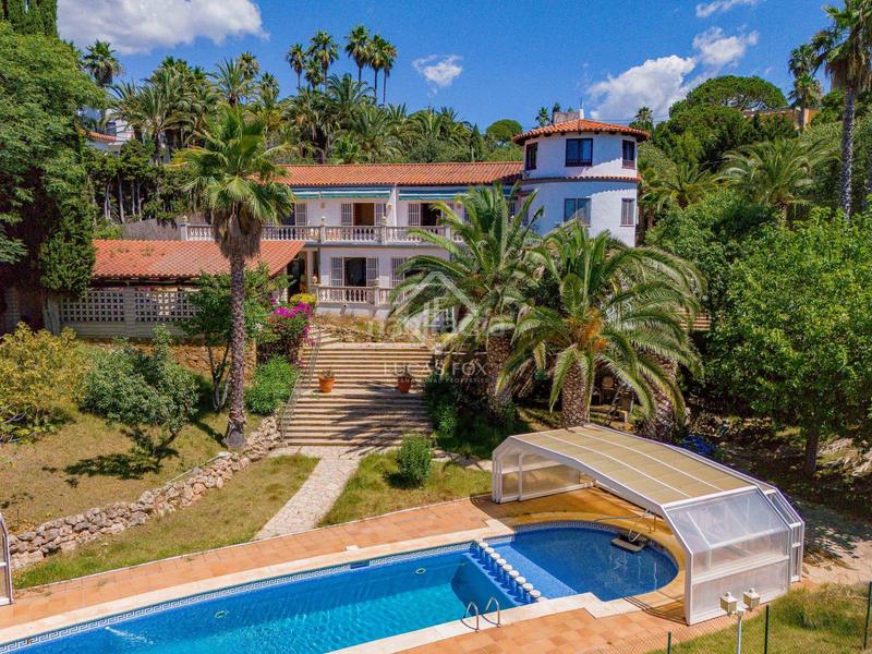 Foto 94198ffe-b3f5-4264-82fe-be51b5872736. Chalet con parcheggio piscina in Montgoda Lloret de Mar