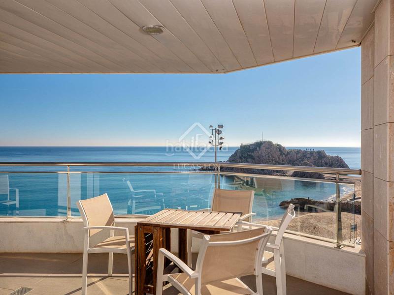 Foto 8a8e145d-46c2-47e0-a8a8-745aa47e9dde. Etagenwohnung mit heizung in Centre Blanes