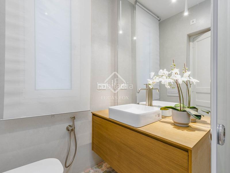 Foto 06bb8b10-6fdf-4e61-8d25-a263094b64af. Piso  en excelentes condiciones de 3 dormitorios en venta en eixample izquierdo en Barcelona