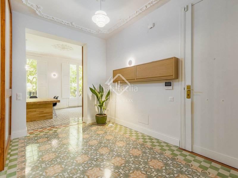 Foto b72142d1-91a4-4e99-ab85-3196b96da741. Piso  en excelentes condiciones de 3 dormitorios en venta en eixample izquierdo en Barcelona