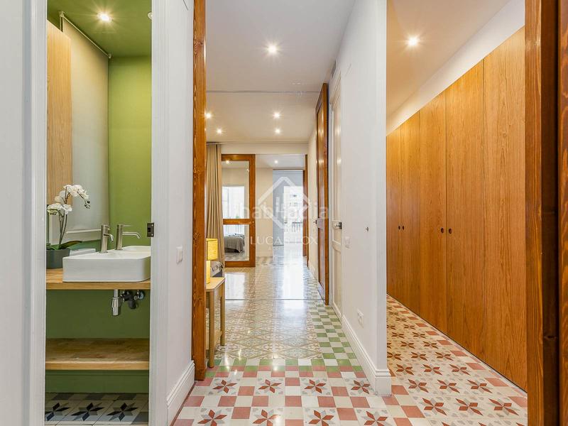 Foto c8cf0ef3-cb7f-44be-b6c4-9627524e6b5f. Piso  en excelentes condiciones de 3 dormitorios en venta en eixample izquierdo en Barcelona