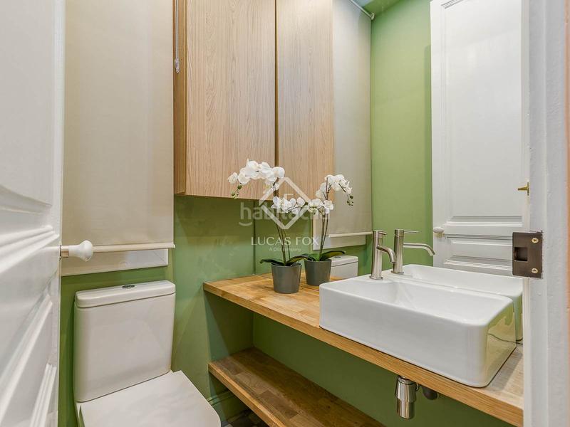 Foto ff456f3c-e452-4cfc-9858-8f41e34cca65. Piso  en excelentes condiciones de 3 dormitorios en venta en eixample izquierdo en Barcelona