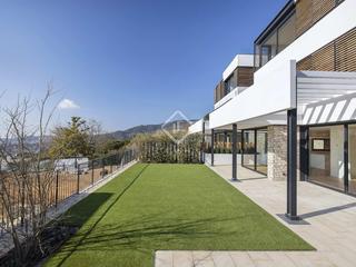 Lloguer Xalet a Sarrià. Magnifica villa de 569 m semi amueblada con jardín,  piscina y g