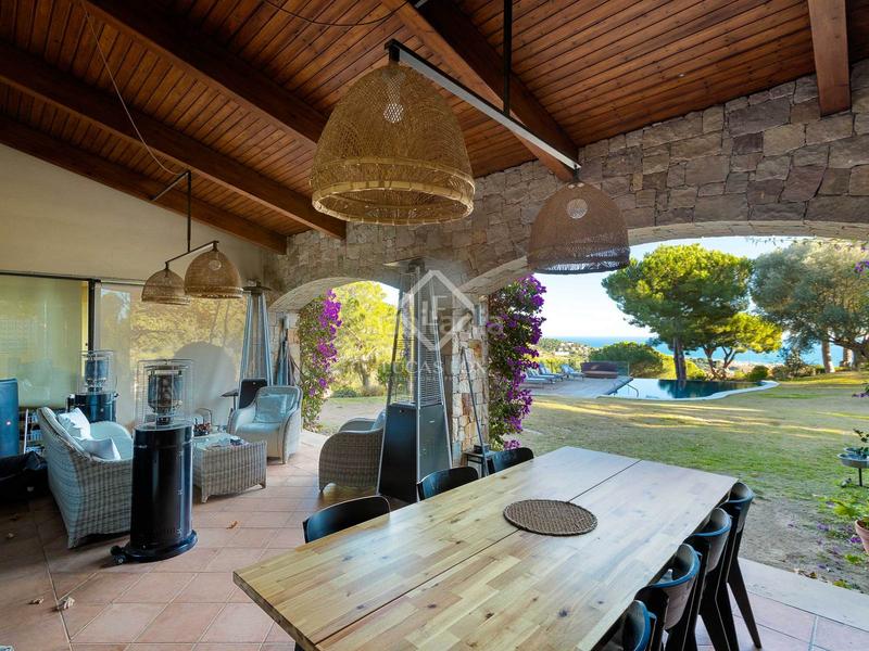 Foto 05684d3c-d562-49a1-a60a-7e26911db8d7. Chalet impresionante villa de 6 dormitorios y con vistas al mar en venta , barcelona en Teià