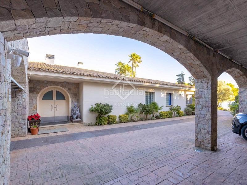 Foto 2c5a2431-9ef9-42ee-8a44-c94da3aad4fc. Chalet impresionante villa de 6 dormitorios y con vistas al mar en venta , barcelona en Teià