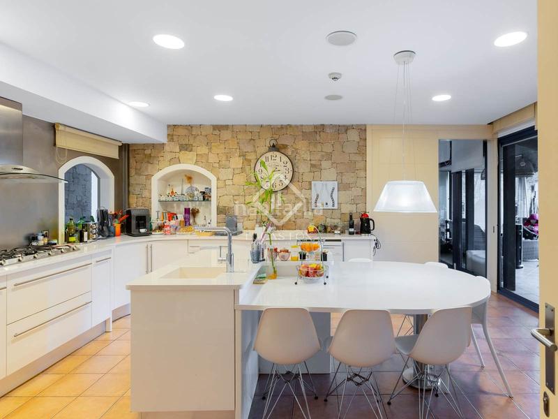 Foto 4294f632-a55b-4f13-8cd1-adbb0cb3cddd. Chalet impresionante villa de 6 dormitorios y con vistas al mar en venta , barcelona en Teià