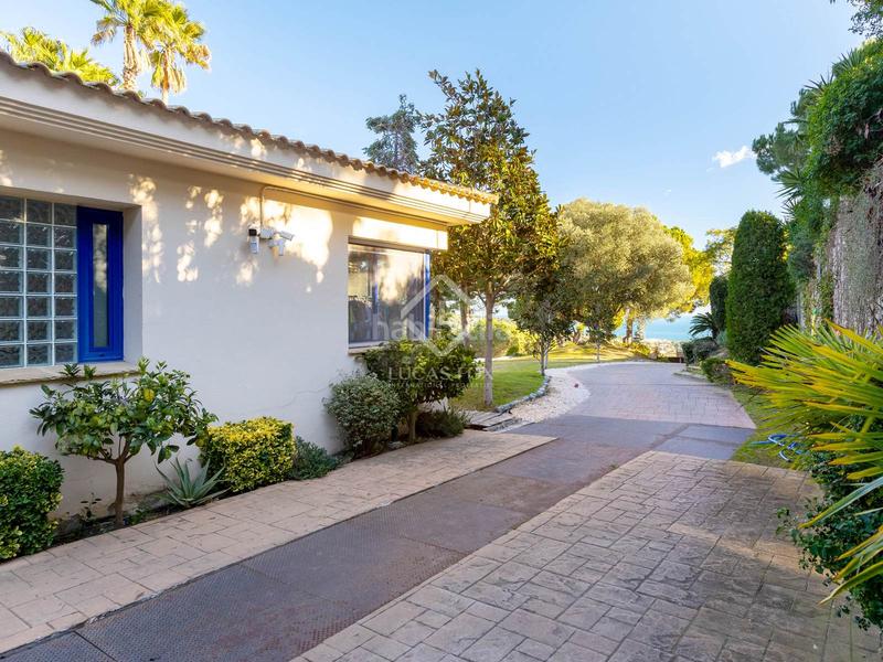 Foto 606e5921-3ede-479f-903c-be25cc967576. Chalet impresionante villa de 6 dormitorios y con vistas al mar en venta , barcelona en Teià