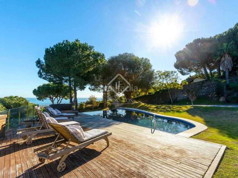 Foto 6703efb2-8416-4d0d-99e9-1ca562e0b309. Chalet impresionante villa de 6 dormitorios y con vistas al mar en venta , barcelona en Teià