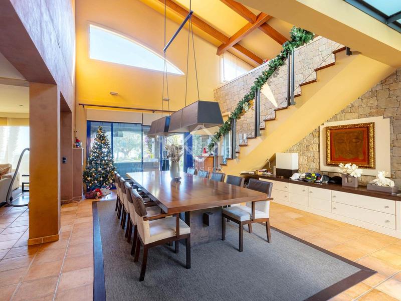 Foto 74d875d3-779f-4cc5-b62a-aeb6e482dea9. Chalet impresionante villa de 6 dormitorios y con vistas al mar en venta , barcelona en Teià