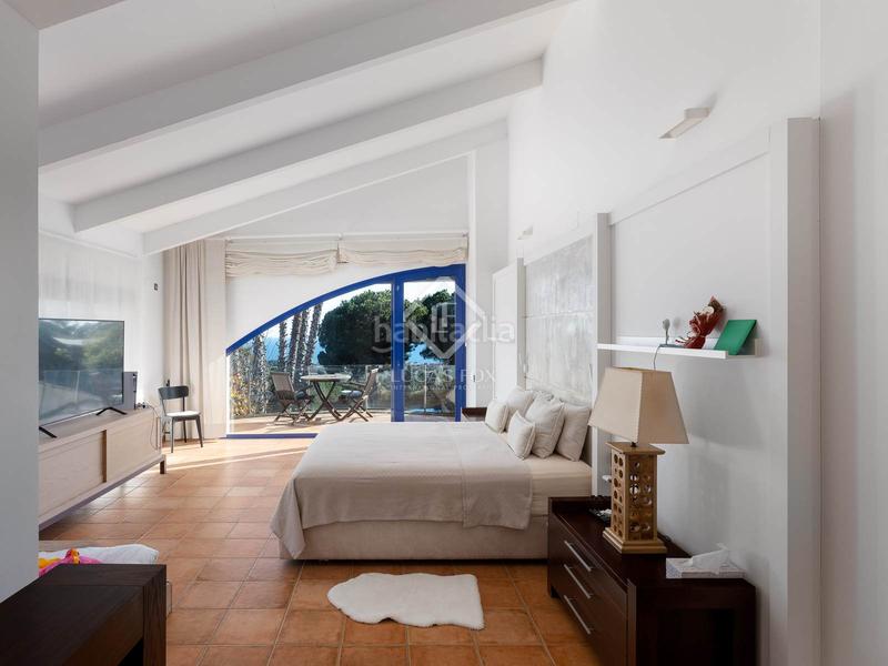 Foto b234259d-1a47-4618-b5b0-ad2ec8218b14. Chalet impresionante villa de 6 dormitorios y con vistas al mar en venta , barcelona en Teià