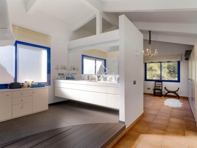 Foto e612939f-379c-4023-bd8c-67d5f0ee9676. Chalet impresionante villa de 6 dormitorios y con vistas al mar en venta , barcelona en Teià