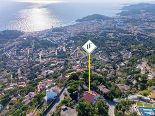 Chalet in Roca Grossa. Casa de obra nueva de 5 dormitorios en venta en lloret de mar