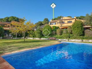 Xalet a Llafranc. Casa pareada con jardín en venta en la exclusiva urbanización la