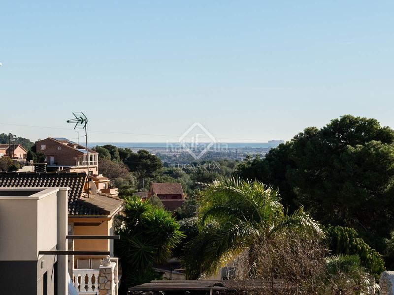 Foto 99a5ec5f-87d5-4e3b-a859-e36e155aa050. Alquiler chalet casa en excelentes condiciones en alquiler en La Sentiu, en Gavà