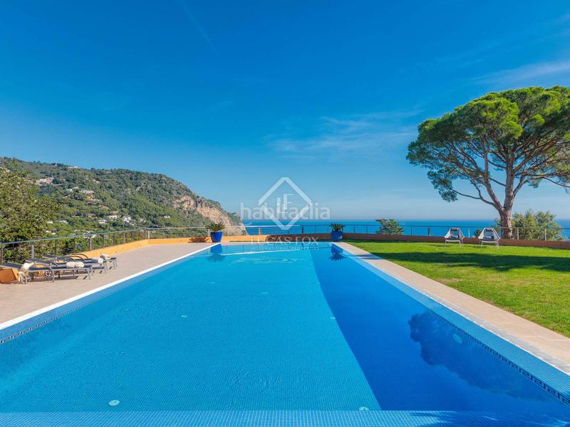 Foto 1fc87e94-29f3-4da0-a558-e708cdccdc50. Chalet villa excepcional de 6 dormitorios en venta en aiguablava en Begur