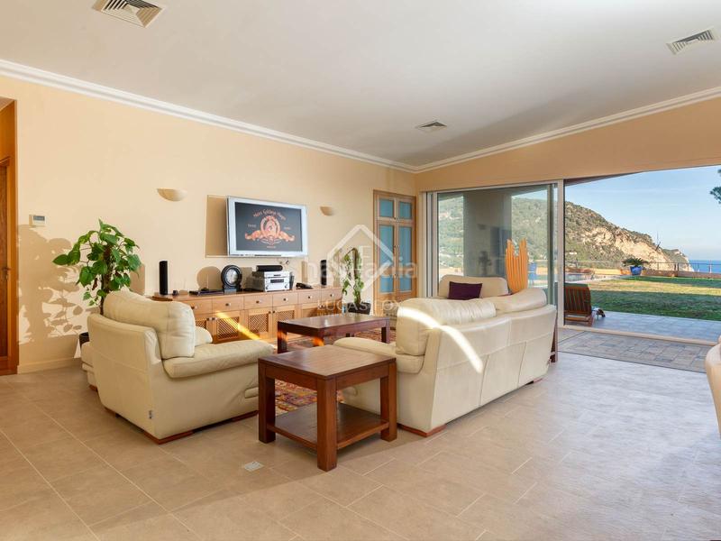 Foto 75b424dd-60ca-4136-9a81-83253457fb6e. Chalet villa excepcional de 6 dormitorios en venta en aiguablava en Begur