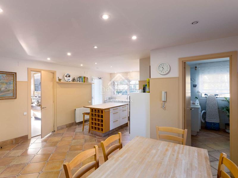 Foto fc800545-adba-4ef9-b386-3d26a67b138e. Chalet avec chauffage parking piscine dans Premià de Dalt