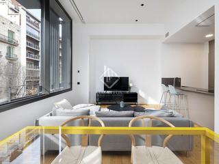Appartement à L´Antiga Esquerra de l´Eixample. En venta piso de tres habitaciones en finca rehabilitada con pis
