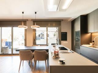 Piso en Eixample. Ático dúplex con 3 dormitorios, 2 baños y piscina comunitaria en