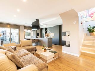 Piso en Eixample. tico dplex con 3 dormitorios, 2 baos y piscina comunitaria en