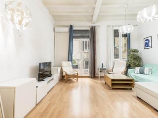 Appartamento in Raval. En venta piso de 71m2 y dos dormitorios en finca clásica en carr