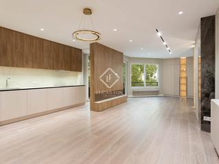 Pis a Dreta de l´Eixample. Piso en excelentes condiciones de 3 dormitorios con 10m terraza