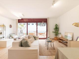 Chalet à La Pineda. Casa adosada de lujo en venta en la pineda, castelldefels, cerca
