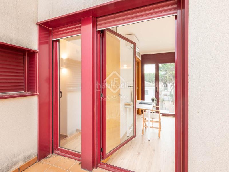 Foto 0df3216d-12d6-40d8-b128-24227ccab0a6. Chalet casa adosada de lujo en venta en La Pineda, , cerca de la playa en Castelldefels