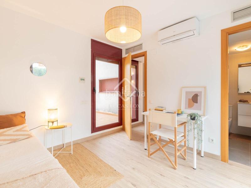Foto 6a7736b7-99c8-4571-a25e-3a7a675e1f3a. Chalet casa adosada de lujo en venta en La Pineda, , cerca de la playa en Castelldefels
