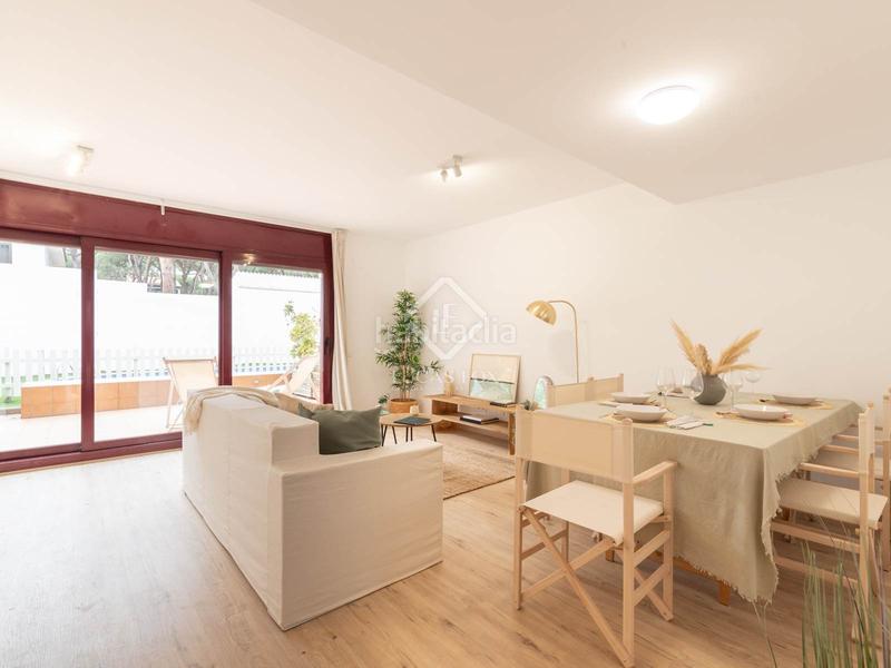 Foto b7b268e3-f516-4ed4-ad74-cc793e427d44. Chalet casa adosada de lujo en venta en La Pineda, , cerca de la playa en Castelldefels