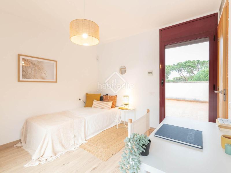 Foto c059d2be-9208-4d36-ac40-2359defbe79c. Chalet casa adosada de lujo en venta en La Pineda, , cerca de la playa en Castelldefels